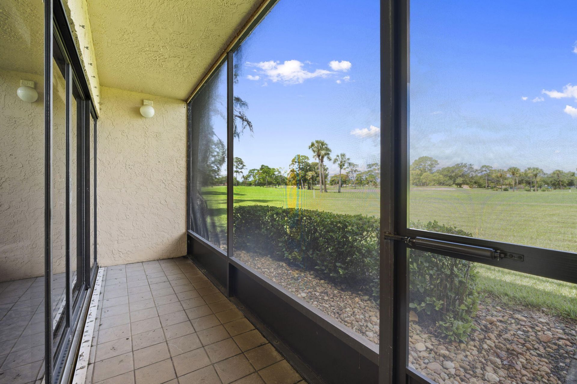 9450 Meadowood Drive, Unit 101, Fort Pierce, FL 34951 Photo