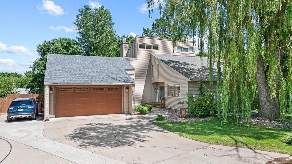 709 Sunrise Boulevard , Redwood Falls, MN 56283