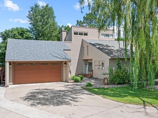 709 Sunrise Boulevard, Redwood Falls, MN 56283