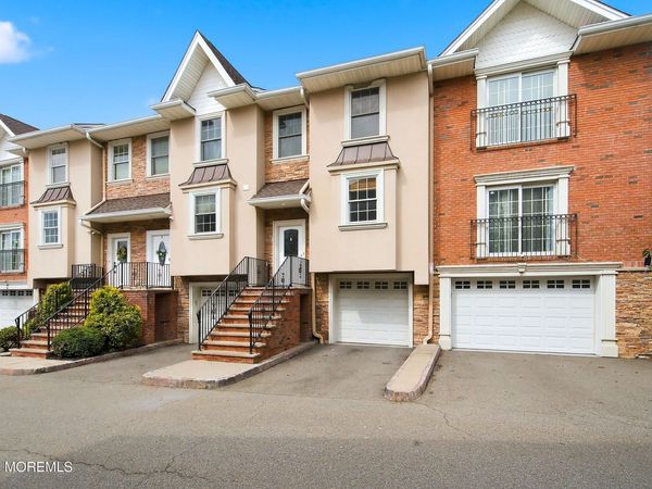 4 Jeanine Lane, Unit 4, Wallington, NJ 07057