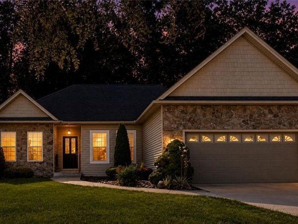 1142 Bowen Drive W, North Tonawanda, NY 14120