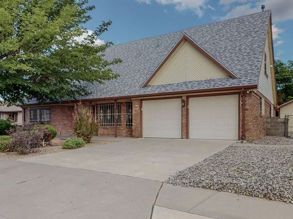 1408 Hiawatha Drive NE, Albuquerque, NM 87112