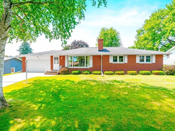 935 MARVELLE LANE, Green Bay, WI 54304