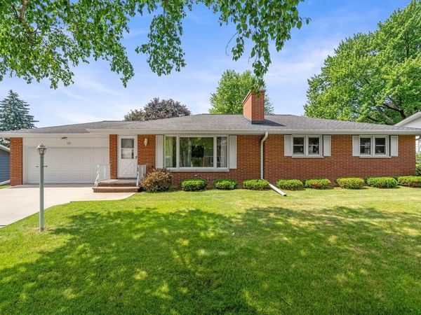 935 MARVELLE LANE, Green Bay, WI 54304