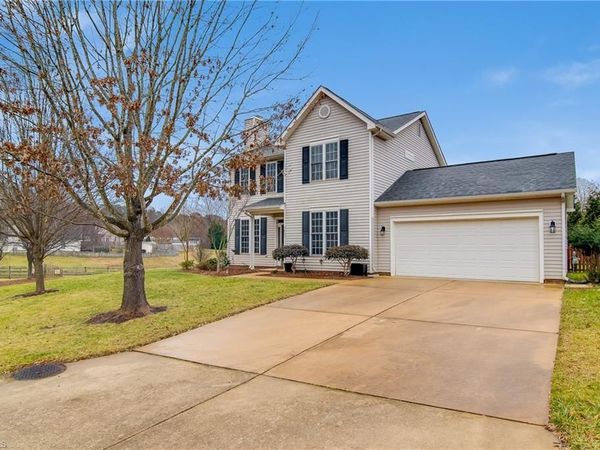 5803 Broadleaf Road , Summerfield, NC 27358