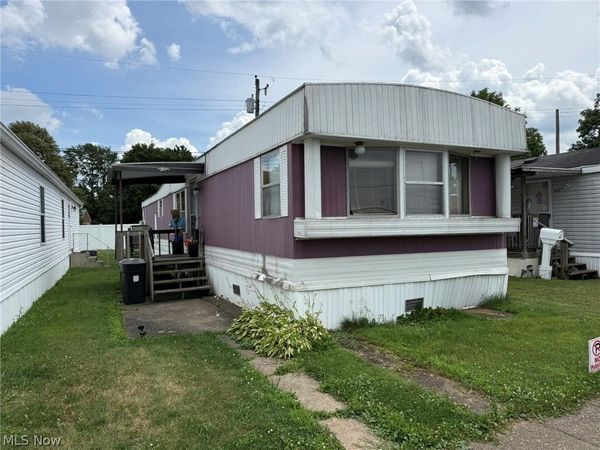610 Patricia Avenue NW, New Philadelphia, OH 44663