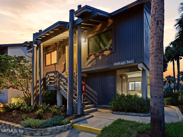 27 VILLAGE DEL LAGO Circle, St. Augustine, FL 32080