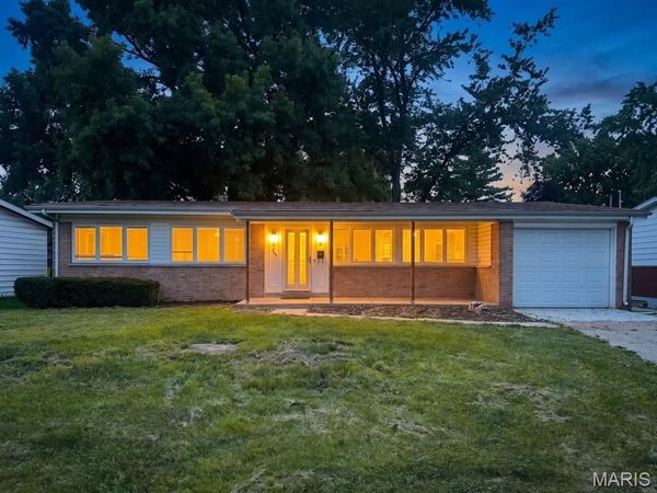 3145 Parker Road , Florissant, MO 63033