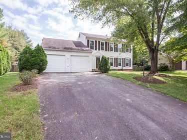 10136 YORKTOWN DRIVE, GREAT FALLS, VA 22066