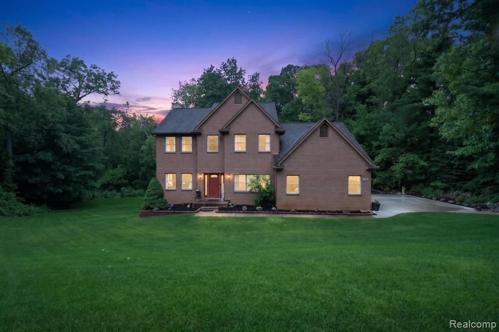 7943 Debora Drive, Genoa Township, MI 48114 Main Photo
