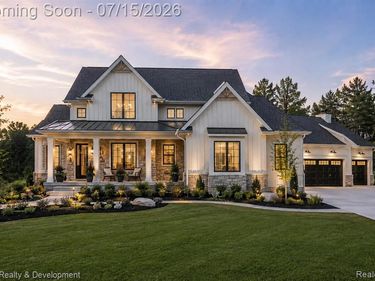 26654 Power Rd, Farmington Hills, MI 48334