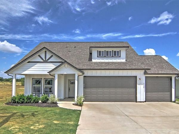 7206 Treaty Oaks Boulevard, Granbury, TX 76048