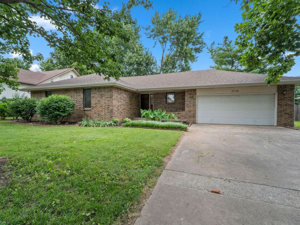 2119 W Nottingham Street , Springfield, MO 65810