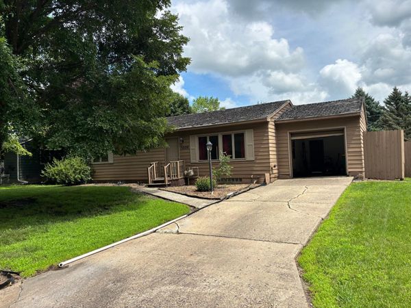 1306 Crestview Road, Albert Lea, MN 56007