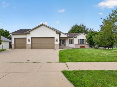 1002 John & Mary Drive SE, Chatfield, MN 55923