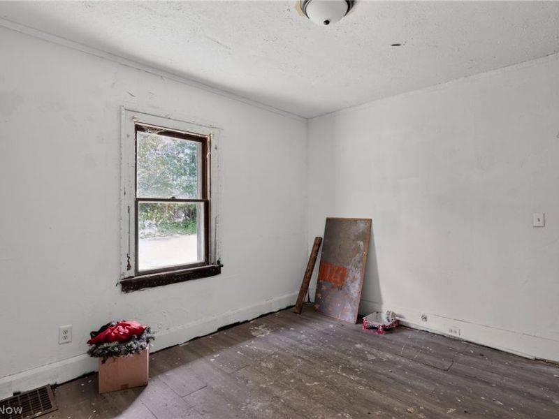 211 Broadview Avenue, Girard, OH 44420 Photo 10