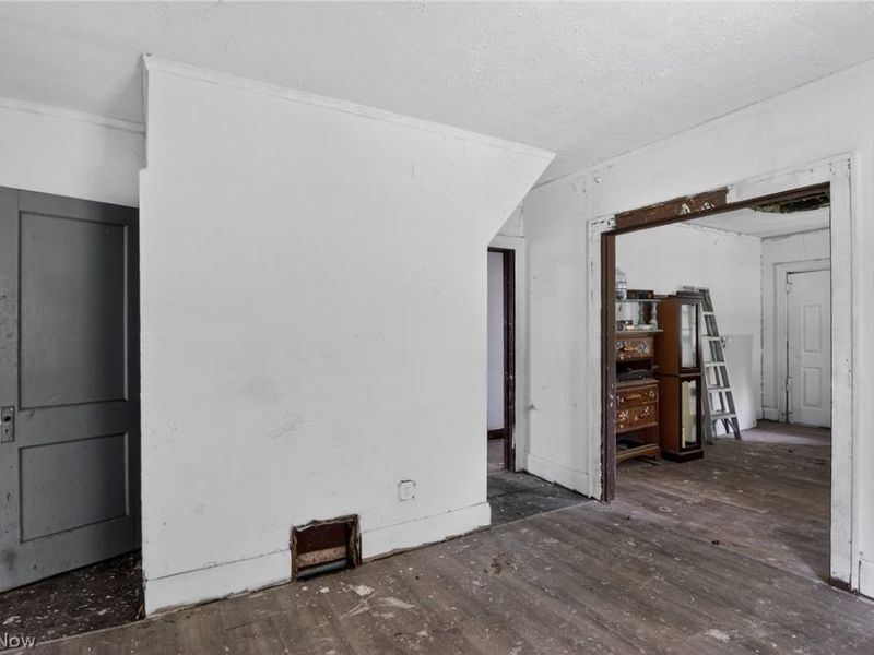 211 Broadview Avenue, Girard, OH 44420 Photo 9