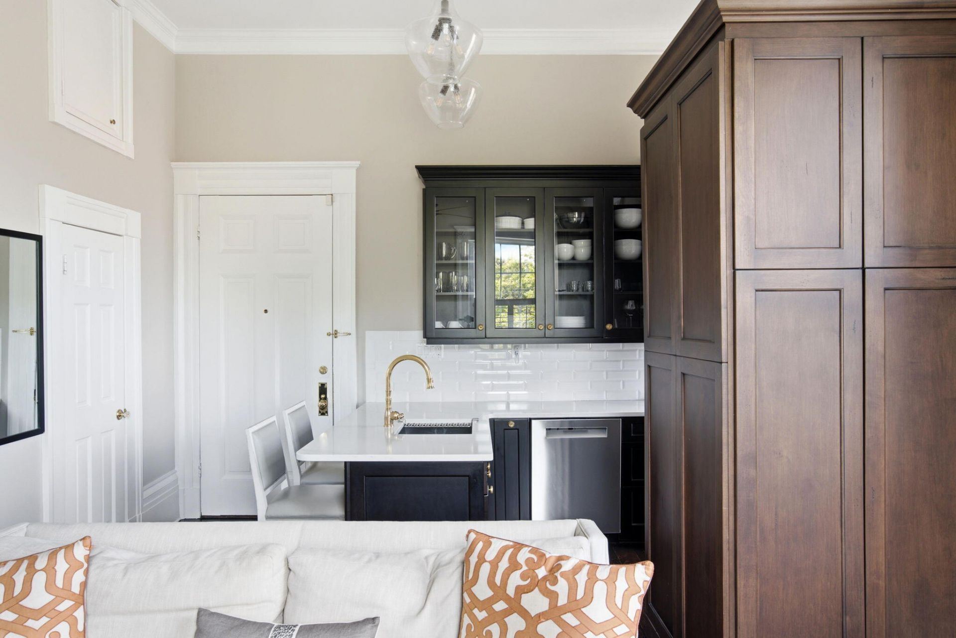 214 Calhoun Street Photo 10