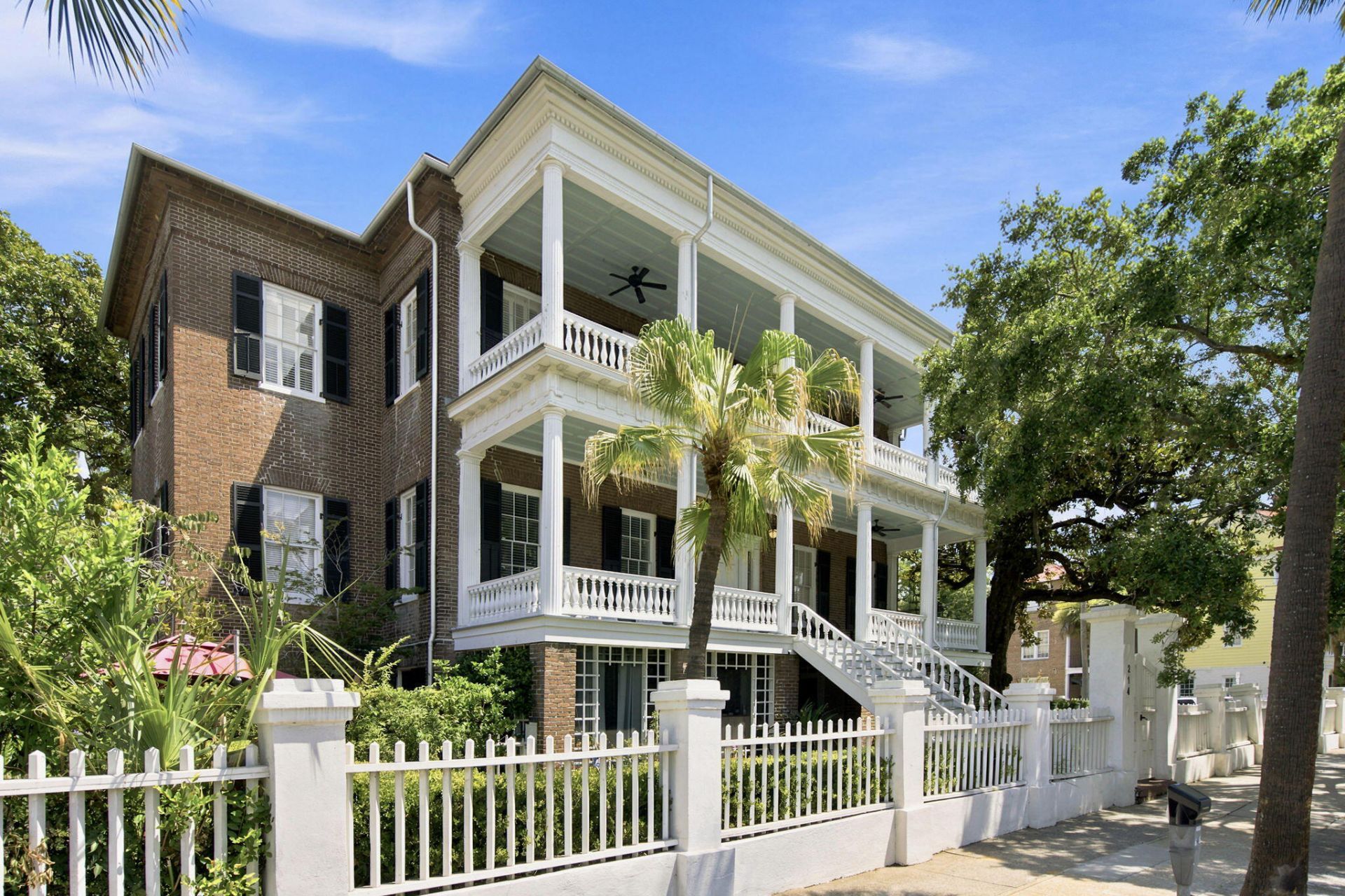 214 Calhoun Street Photo 5