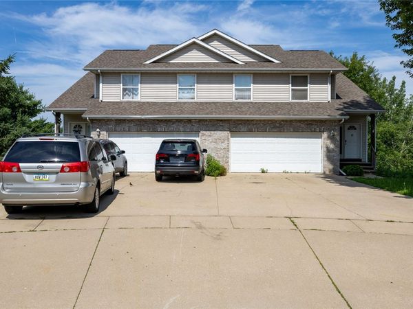 2020 Stratford Court , Coralville, IA 52241