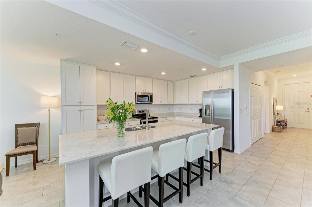 18008 Gawthrop Drive, Unit 302, Bradenton, FL 34211 Photo