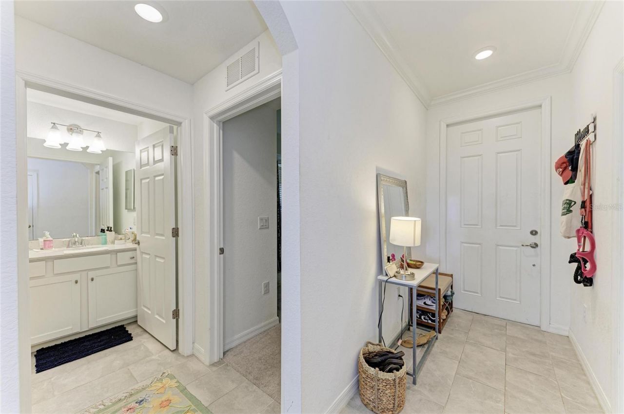18008 Gawthrop Drive, Unit 302, Bradenton, FL 34211 Photo
