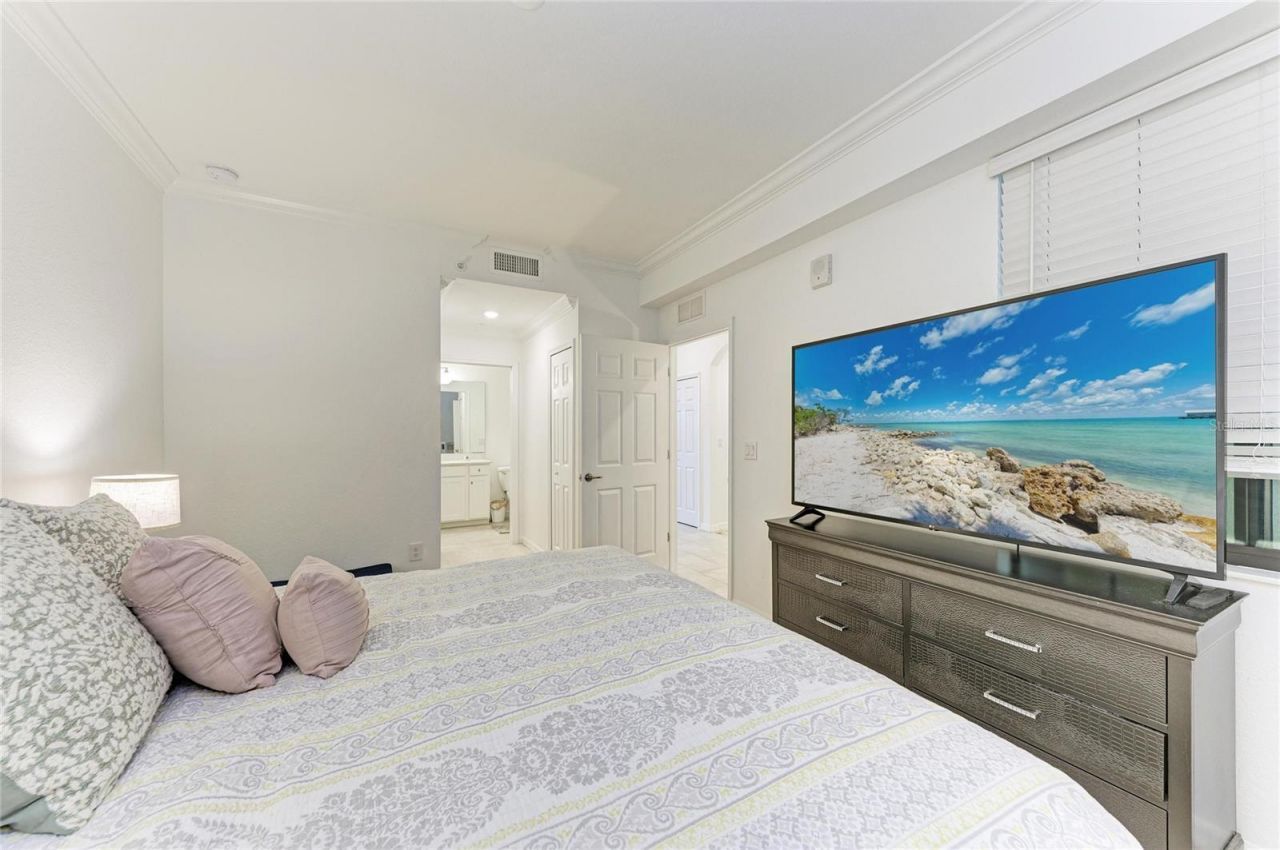 18008 Gawthrop Drive, Unit 302, Bradenton, FL 34211 Photo