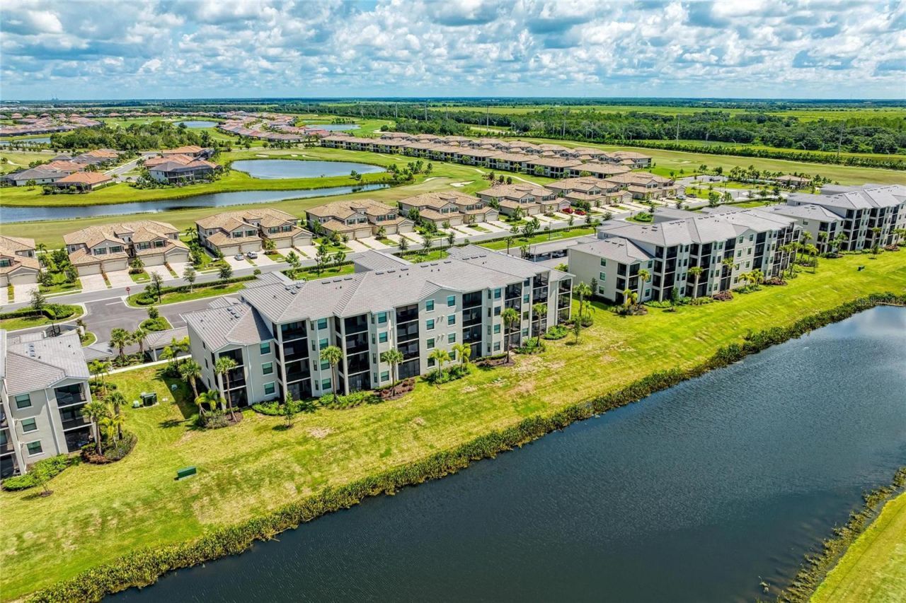 18008 Gawthrop Drive, Unit 302, Bradenton, FL 34211 Photo