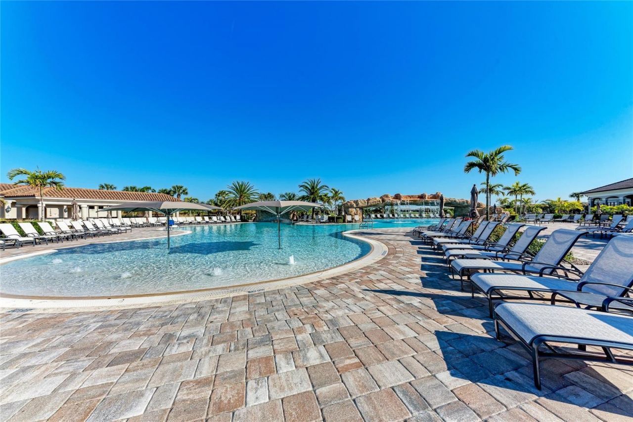 18008 Gawthrop Drive, Unit 302, Bradenton, FL 34211 Photo