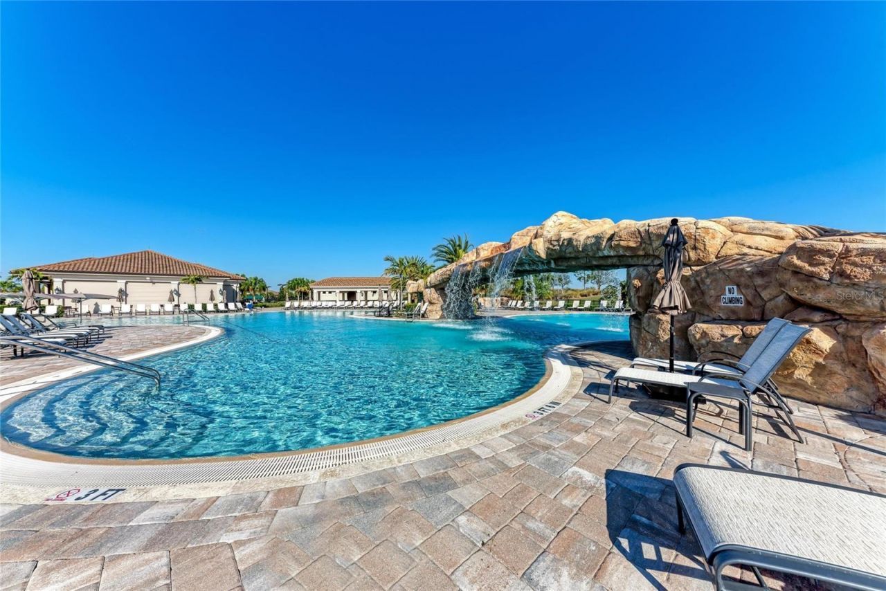 18008 Gawthrop Drive, Unit 302, Bradenton, FL 34211 Photo