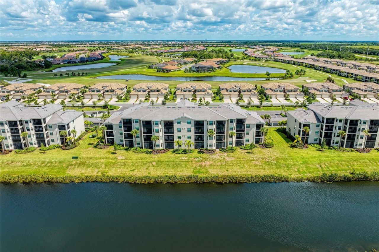 18008 Gawthrop Drive, Unit 302, Bradenton, FL 34211 Photo