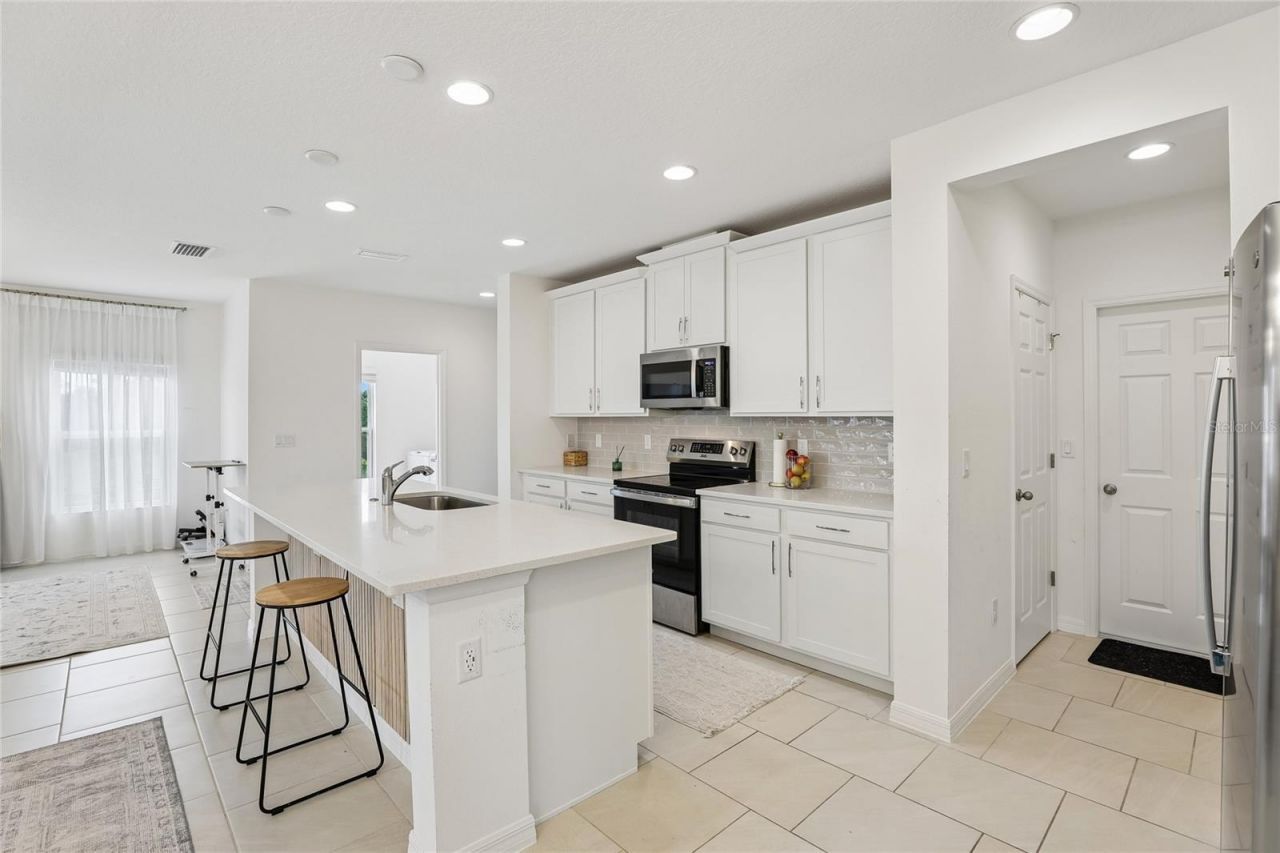 1581 Swan Swim Drive, Davenport, FL 33837 Photo