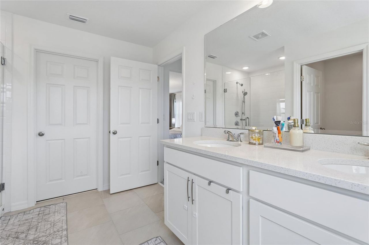 1581 Swan Swim Drive, Davenport, FL 33837 Photo