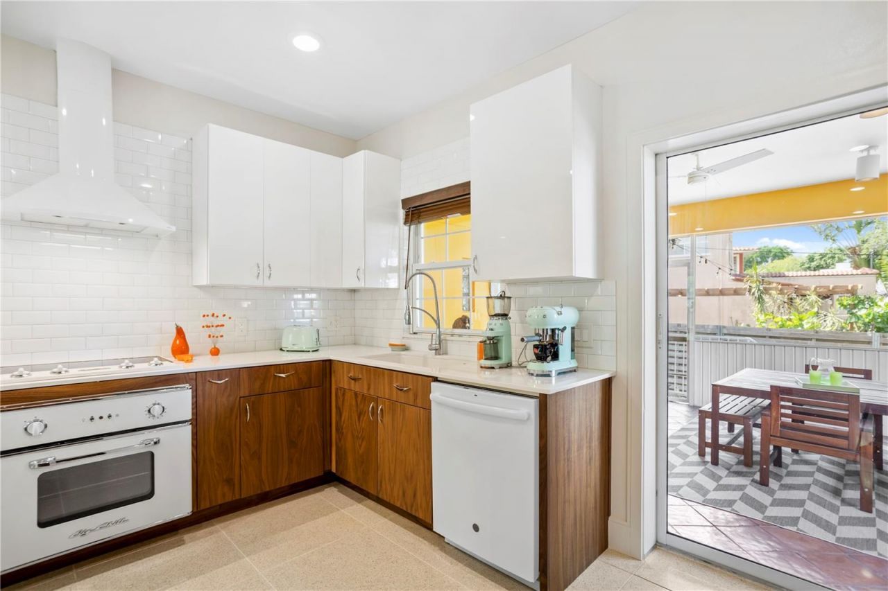 2217 Brevard Road Ne, Saint Petersburg, FL 33704 Photo