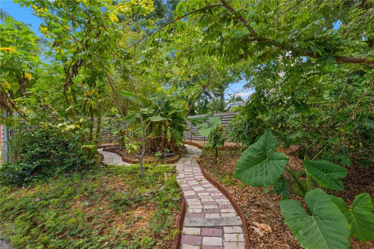 2217 Brevard Road Ne, Saint Petersburg, FL 33704 Photo