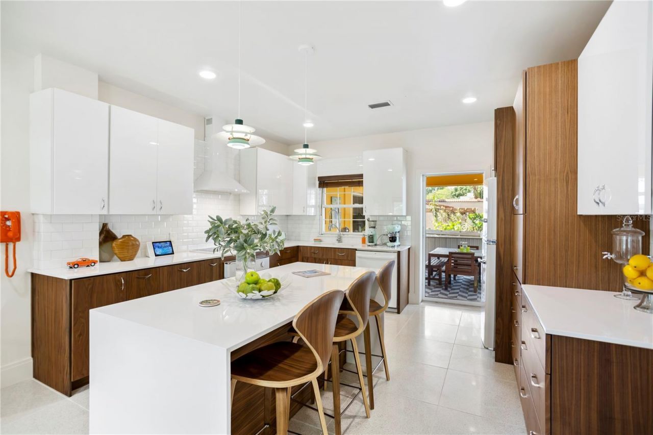 2217 Brevard Road Ne, Saint Petersburg, FL 33704 Photo