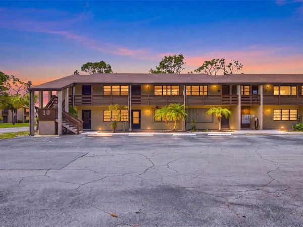 10 QUAILS RUN BOULEVARD , Unit 8, ENGLEWOOD, FL 34223