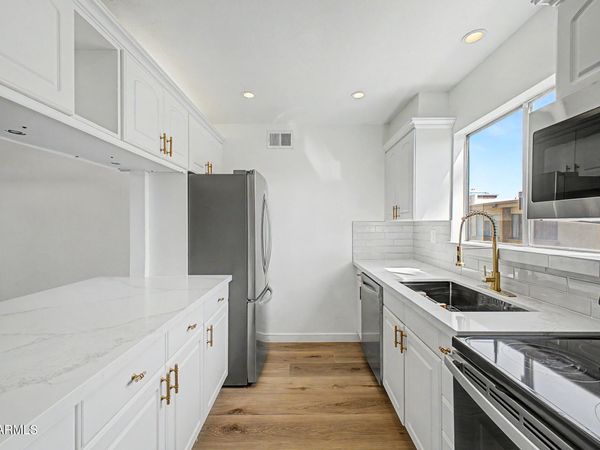 4600 N 68TH Street, Unit 304, Scottsdale, AZ 85251