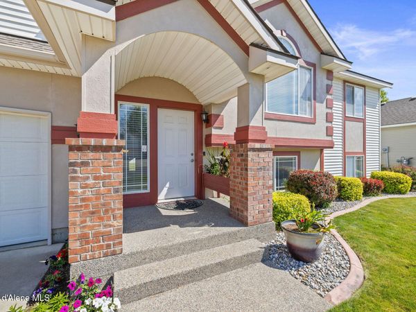2893 W Strawberry LN, Hayden, ID 83835