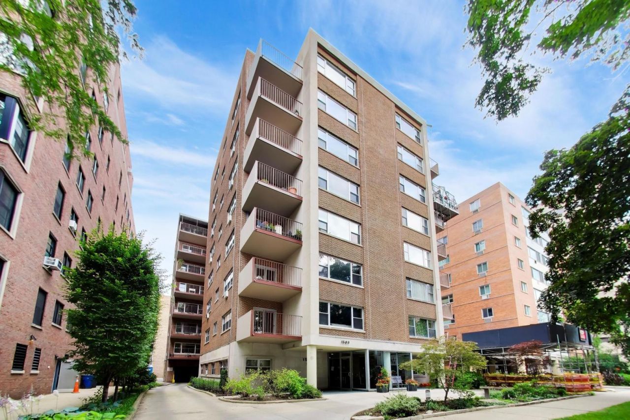 1508 Hinman Avenue , Evanston, IL 60201