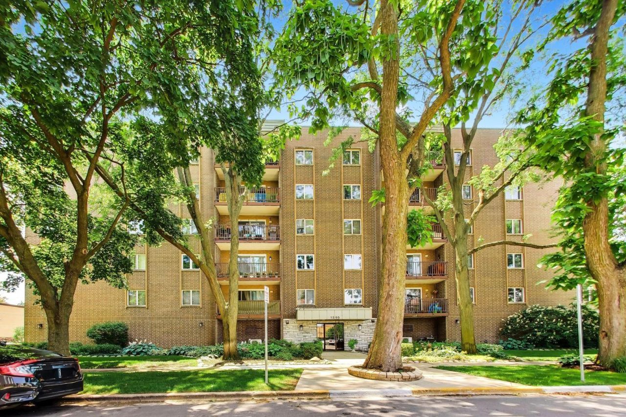 1365 Ashland Avenue , Des Plaines, IL 60016