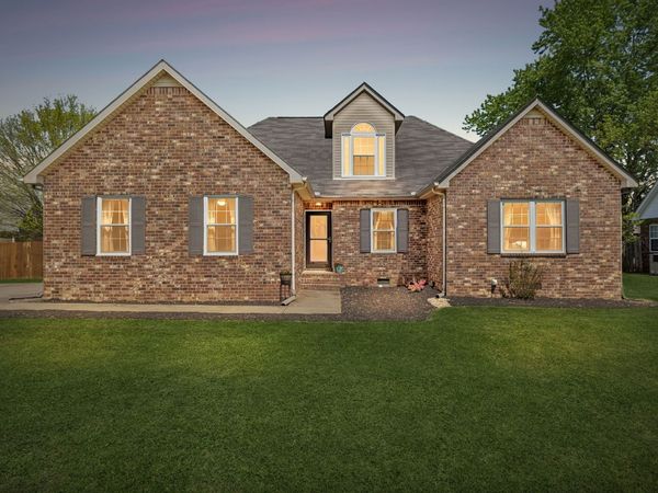 1928 Pennington Dr , Murfreesboro, TN 37129