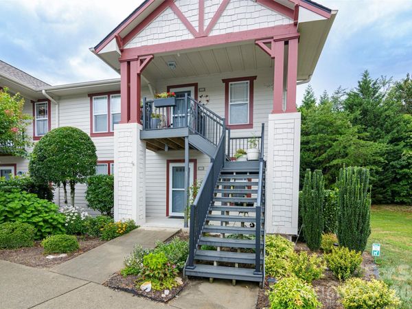 1405 Deermouse Way, Hendersonville, NC 28792