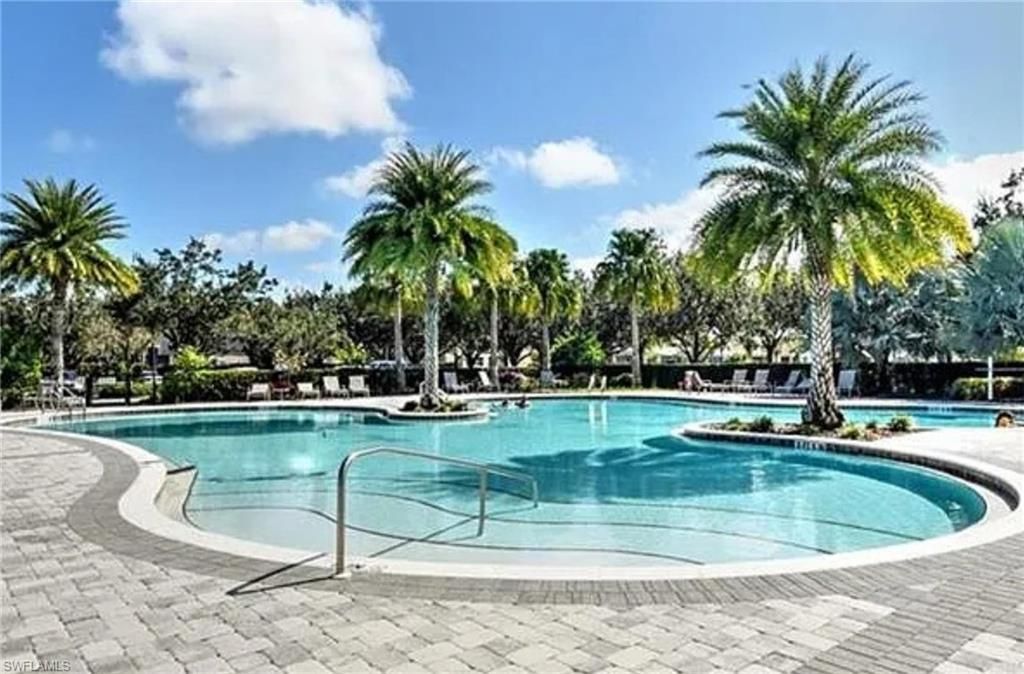 2433 Avocado Ln , Naples, FL 34120 Photo