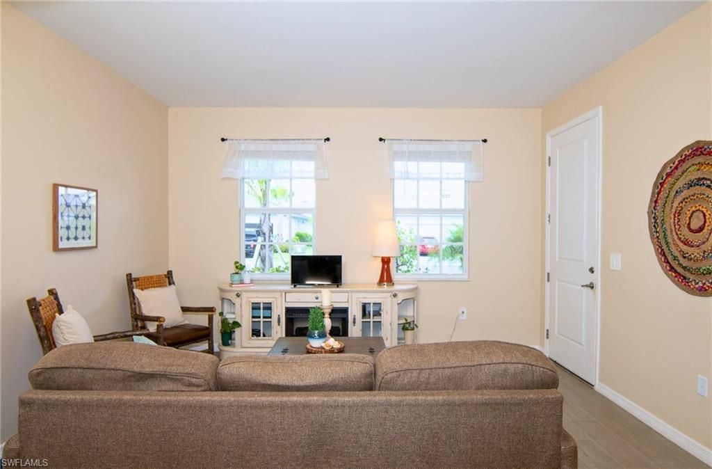 2433 Avocado Ln , Naples, FL 34120 Photo