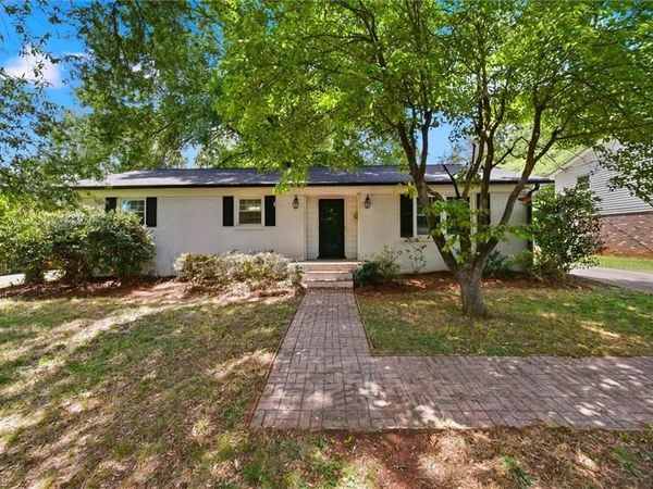 3737 Vandalia Drive , Winston-Salem, NC 27104
