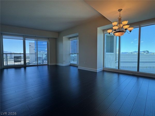 2700 S Las Vegas Boulevard, Unit 908, Las Vegas, NV 89109