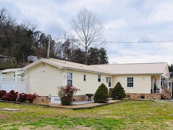 2330 Webb Rd, Sevierville, TN 37876