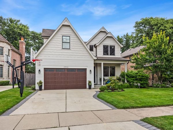 2536 Oak Avenue , Northbrook, IL 60062