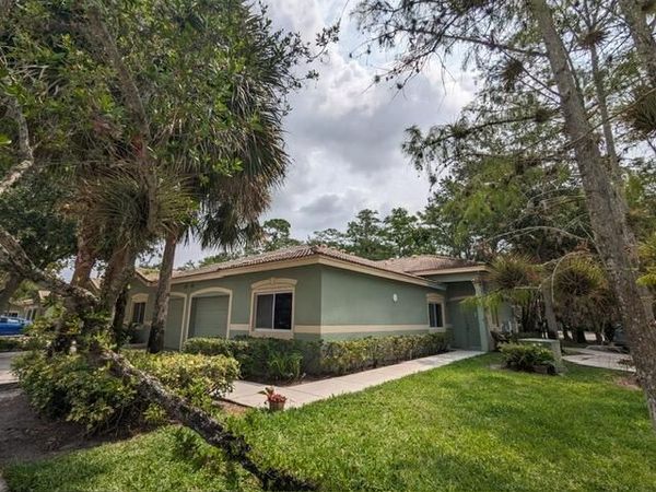 260 Crestwood Circle, Unit 106, Royal Palm Beach, FL 33411